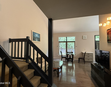 214 Walnut Lane - Photo Thumbnail 7