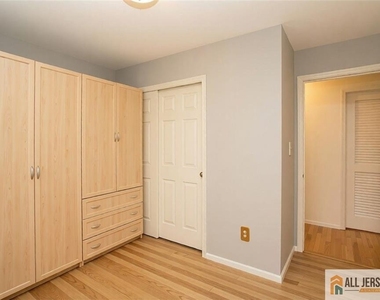 1207 Woodhaven Drive - Photo Thumbnail 2
