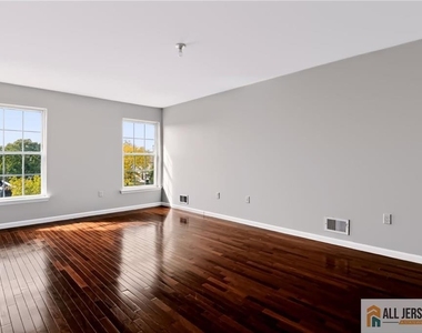 9 Lackland Avenue - Photo Thumbnail 39