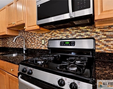 9 Lackland Avenue - Photo Thumbnail 14