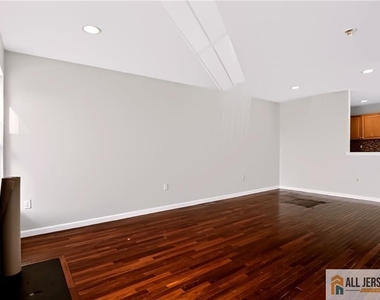9 Lackland Avenue - Photo Thumbnail 27