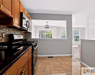 9 Lackland Avenue - Photo Thumbnail 13