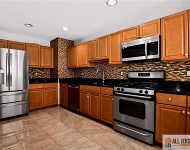 9 Lackland Avenue - Photo Thumbnail 11