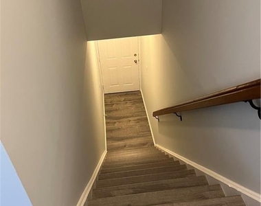 4212 Birchwood Court - Photo Thumbnail 2