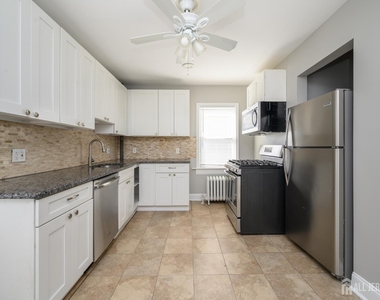 309 Augusta Street - Photo Thumbnail 6
