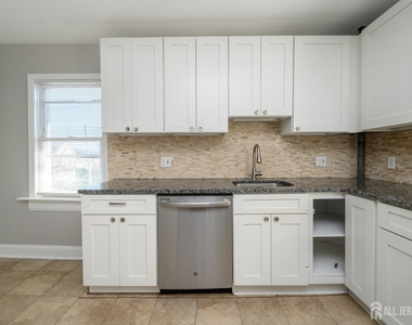 309 Augusta Street - Photo Thumbnail 7
