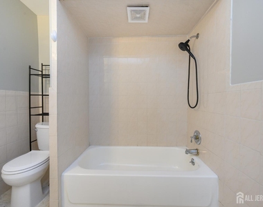 309 Augusta Street - Photo Thumbnail 17