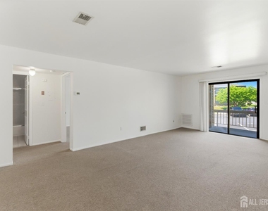 324 Sharon Garden Court - Photo Thumbnail 9