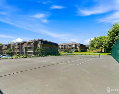 324 Sharon Garden Court - Photo Thumbnail 8