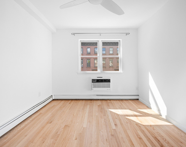125 Bergen Street - Photo Thumbnail 6