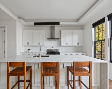 170 Schaefer Street - Photo Thumbnail 4