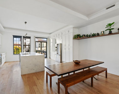170 Schaefer Street - Photo Thumbnail 6