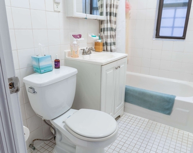 401 W 47th Street - Photo Thumbnail 7