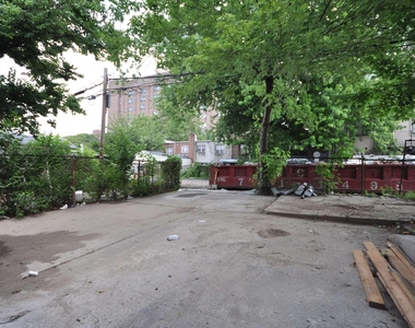 135 E 46th Street - Photo Thumbnail 9