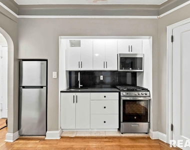 227 E 57th Street - Photo Thumbnail 2