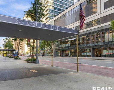 227 E 57th Street - Photo Thumbnail 4