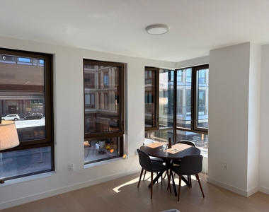 478 Kent Avenue - Photo Thumbnail 13