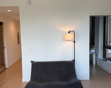 478 Kent Avenue - Photo Thumbnail 6