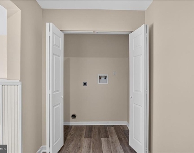 25 Desert Rose Way - Photo Thumbnail 10