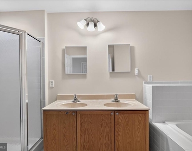 25 Desert Rose Way - Photo Thumbnail 24