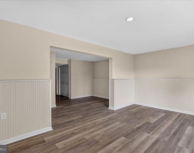 25 Desert Rose Way - Photo Thumbnail 9