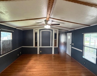 455 Gantt Drive - Photo Thumbnail 3