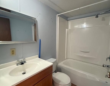 455 Gantt Drive - Photo Thumbnail 7