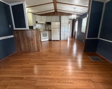 455 Gantt Drive - Photo Thumbnail 4