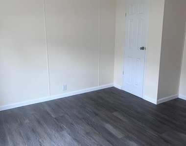 130 Dugan Court - Photo Thumbnail 10