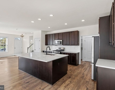 341 Foxglove Way - Photo Thumbnail 12