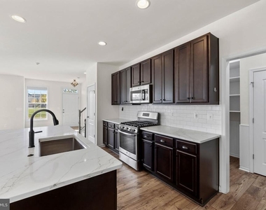 341 Foxglove Way - Photo Thumbnail 15