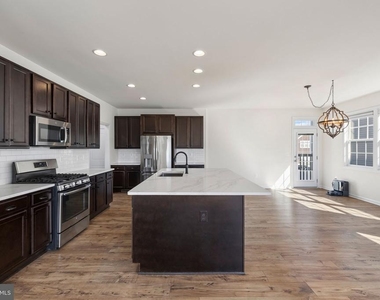 341 Foxglove Way - Photo Thumbnail 13