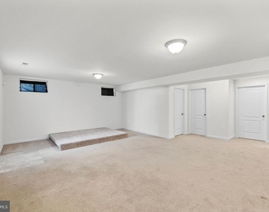 341 Foxglove Way - Photo Thumbnail 34