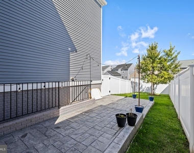341 Foxglove Way - Photo Thumbnail 36