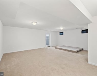 341 Foxglove Way - Photo Thumbnail 33