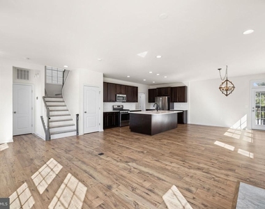 341 Foxglove Way - Photo Thumbnail 6