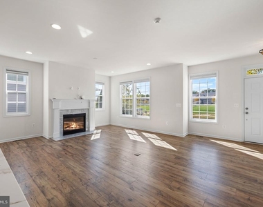 341 Foxglove Way - Photo Thumbnail 4