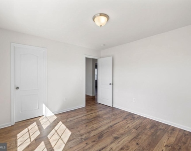 341 Foxglove Way - Photo Thumbnail 31