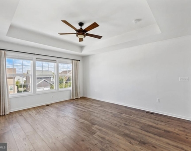 341 Foxglove Way - Photo Thumbnail 22