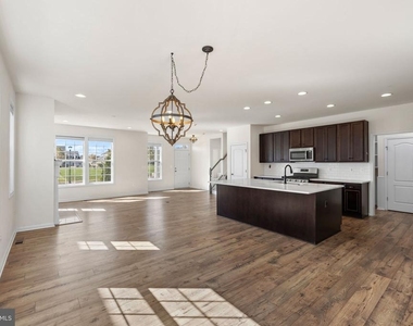 341 Foxglove Way - Photo Thumbnail 9