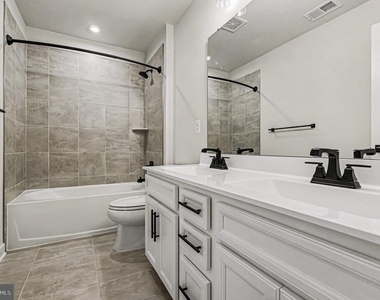 352 Greenstead Drive - Photo Thumbnail 20