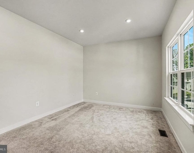 352 Greenstead Drive - Photo Thumbnail 3