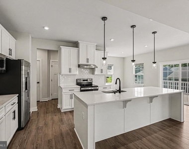 352 Greenstead Drive - Photo Thumbnail 9