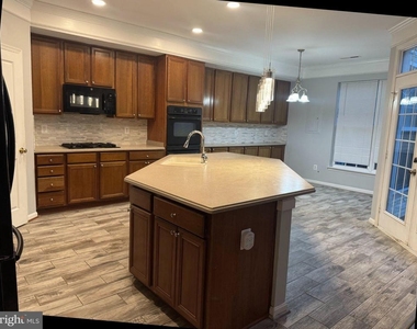 9110 Panther Falls Way - Photo Thumbnail 7