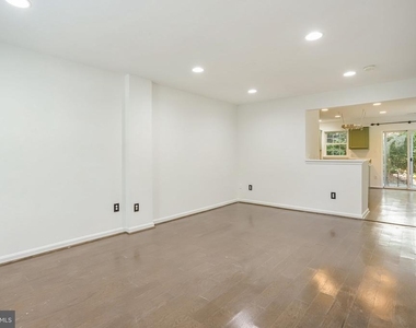 43509 Kiplington Square - Photo Thumbnail 2