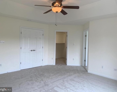 20924 Duryea Terrace - Photo Thumbnail 14