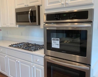 20924 Duryea Terrace - Photo Thumbnail 7