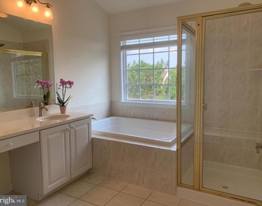 20924 Duryea Terrace - Photo Thumbnail 15