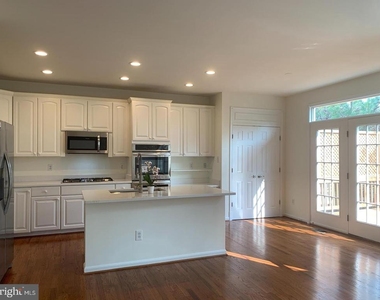 20924 Duryea Terrace - Photo Thumbnail 5