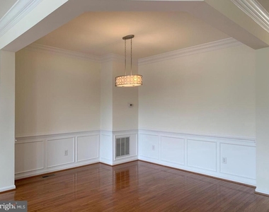 20924 Duryea Terrace - Photo Thumbnail 4